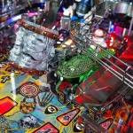 Godzilla Premium Pinball – Motorized Skyscraper & Mechagodzilla Battle - Image 16
